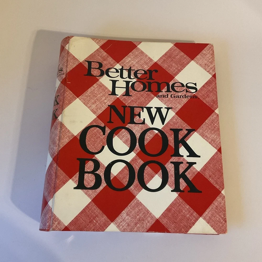 🍎 Better Homes and Gardens New Cookbook Red and White Ring Bound Vintage 1970s - Picture 2 of 16